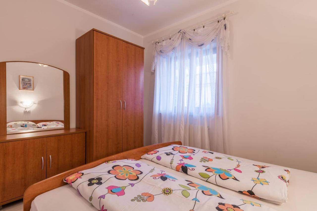Pansion Dujmović 2 Aparthotel Porat  Bagian luar foto
