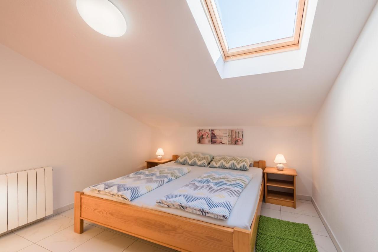 Pansion Dujmović 2 Aparthotel Porat  Bagian luar foto