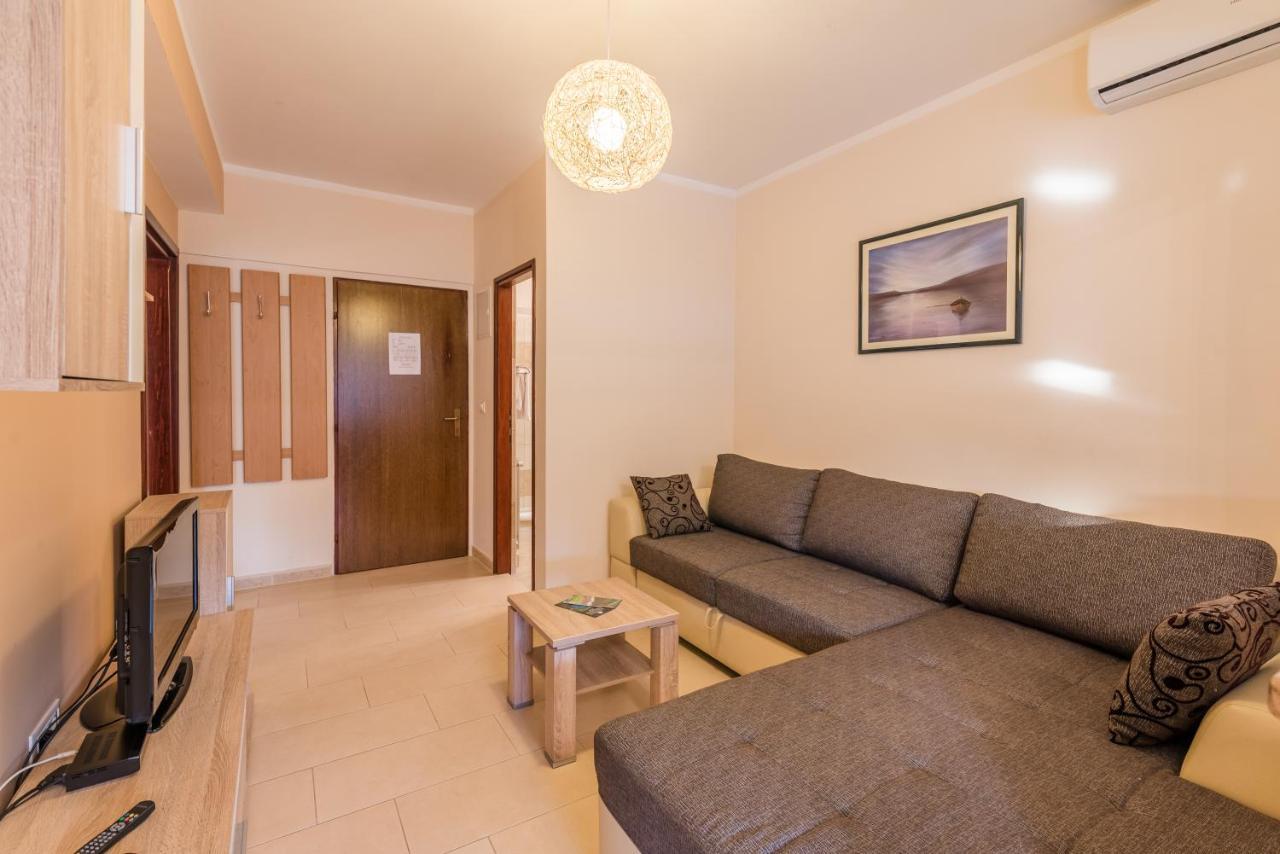 Pansion Dujmović 2 Aparthotel Porat  Bagian luar foto