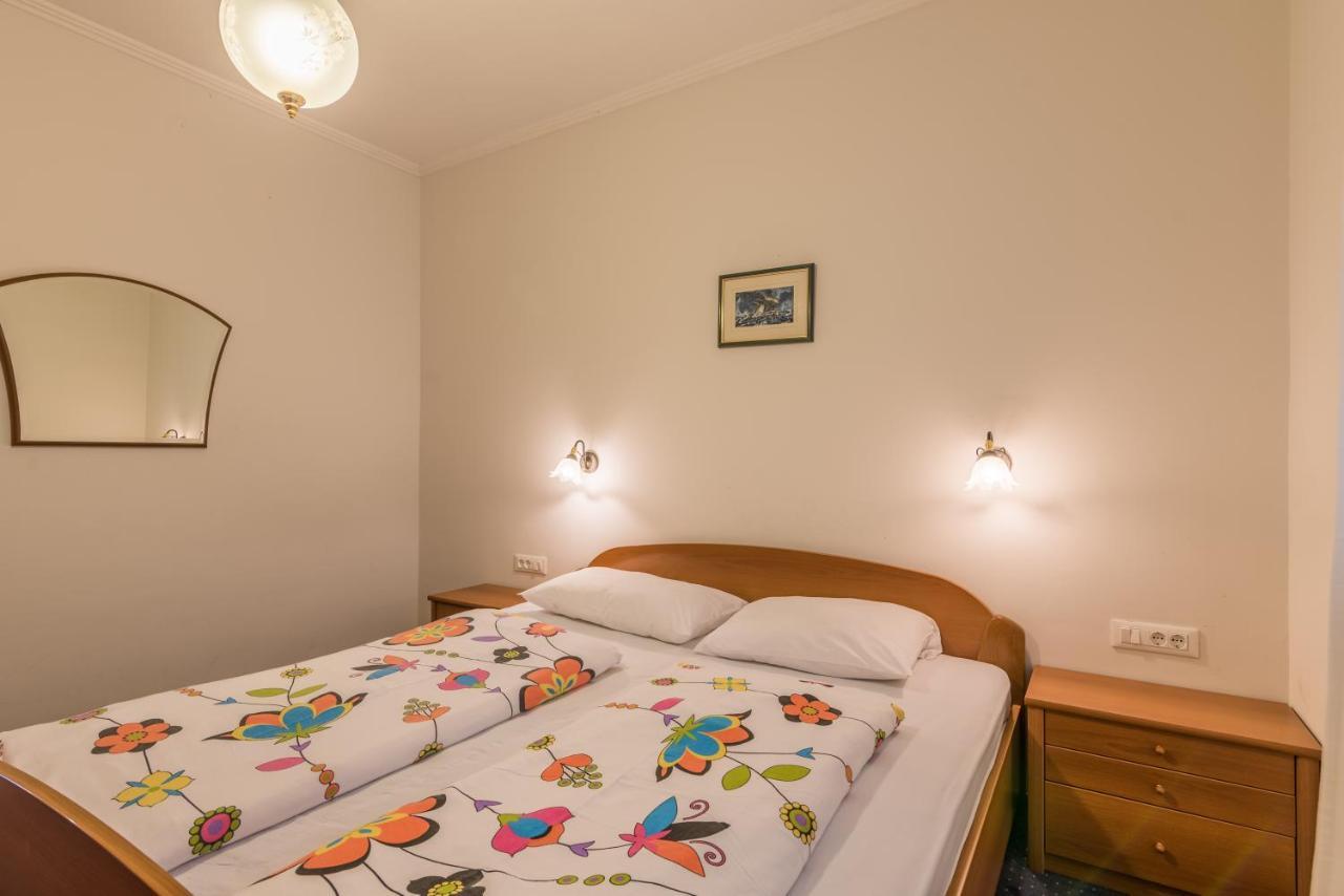 Pansion Dujmović 2 Aparthotel Porat  Bagian luar foto